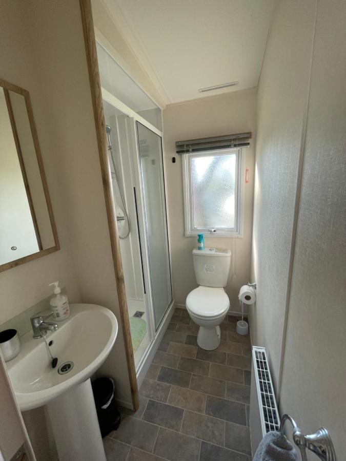 Deluxe, 3 Bed Holiday Home At Combe Haven Holiday Park Newport Beach Exterior foto