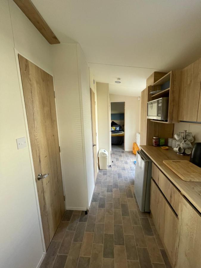 Deluxe, 3 Bed Holiday Home At Combe Haven Holiday Park Newport Beach Exterior foto
